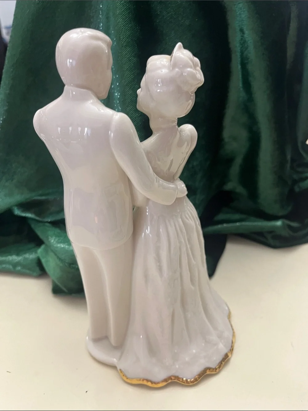 Lenox Elegant porcelain Bride Groom Figurine wedding promises cake topper New